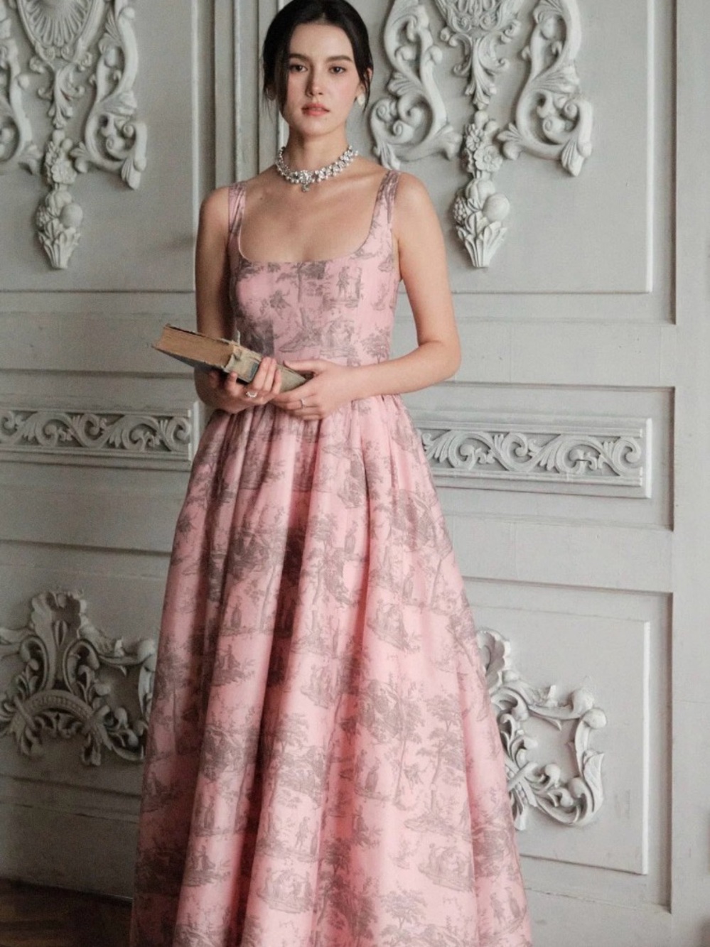 Elegant Pink Toile Maxi Dress with Square Neck - Picture 2 of 6